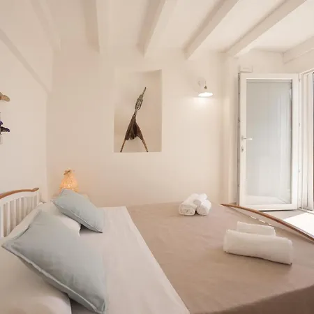 Cala Cala Rooms,restaurant & Farm Experience プロチーダ