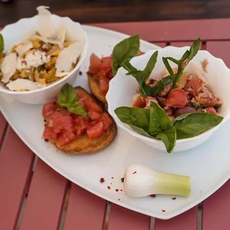 ゲストハウス Cala Cala Rooms,restaurant & Farm Experience プロチーダ