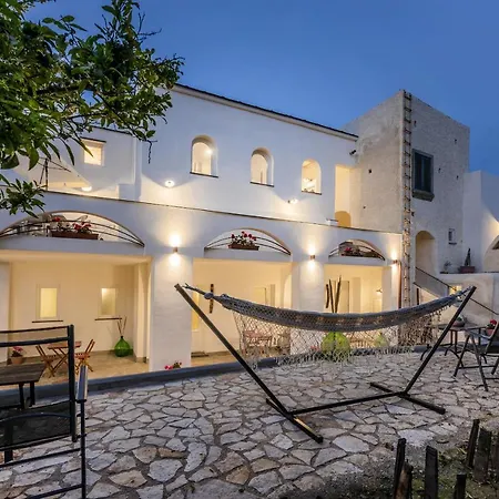 Гостевой дом Cala Cala Rooms,restaurant & Farm Experience