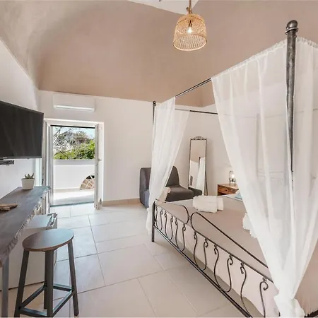 Cala Cala Rooms,restaurant & Farm Experience Konukevi 4*