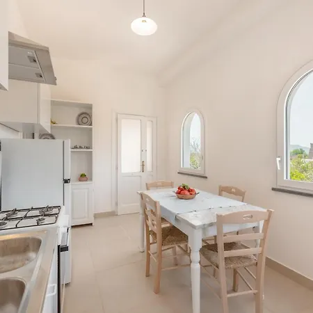 Konukevi Cala Cala Rooms,restaurant & Farm Experience