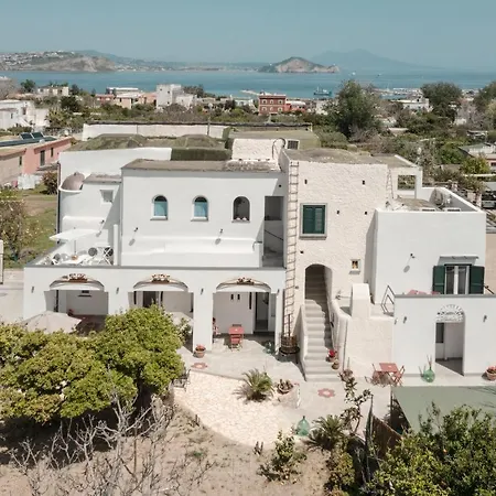 Cala Cala Rooms,restaurant & Farm Experience * Procida