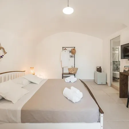 Cala Cala Rooms,restaurant & Farm Experience Procida
