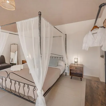 Cala Cala Rooms,restaurant & Farm Experience * Procida
