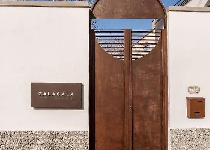 Cala Cala Rooms,restaurant & Farm Experience 게스트하우스 프로치다
