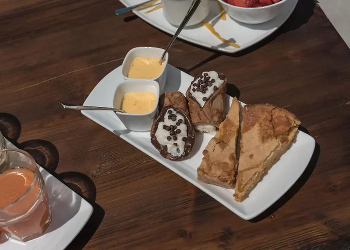 게스트하우스 Cala Cala Rooms,restaurant & Farm Experience 4*