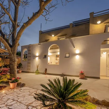 Cala Cala Rooms,restaurant & Farm Experience