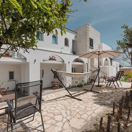 Cala Cala Rooms,restaurant & Farm Experience Guest house Procida