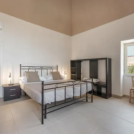 Cala Cala Rooms,restaurant & Farm Experience Procida