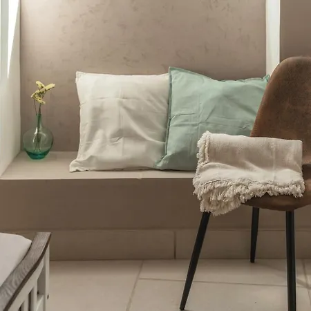 Guest house Cala Cala Rooms,restaurant & Farm Experience