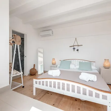 Guest house Cala Cala Rooms,restaurant & Farm Experience Procida
