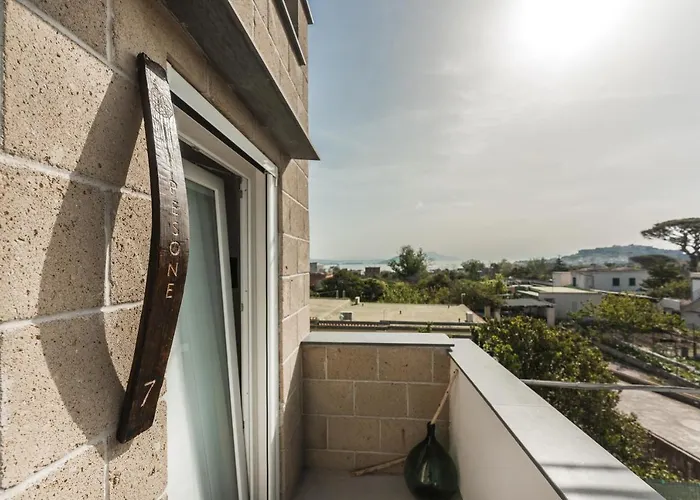 Cala Cala Rooms,restaurant & Farm Experience Procida